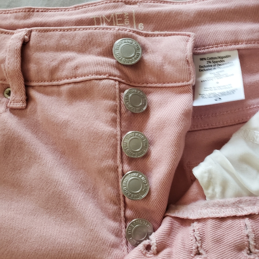 Pink denim shorts - Picture 4 of 4